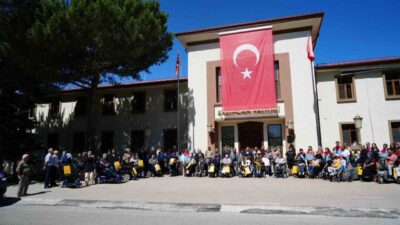Erzincan’da ihtiyaç sahibi 24 engelli bireye akülü sandalye dağıtıldı. İlk
