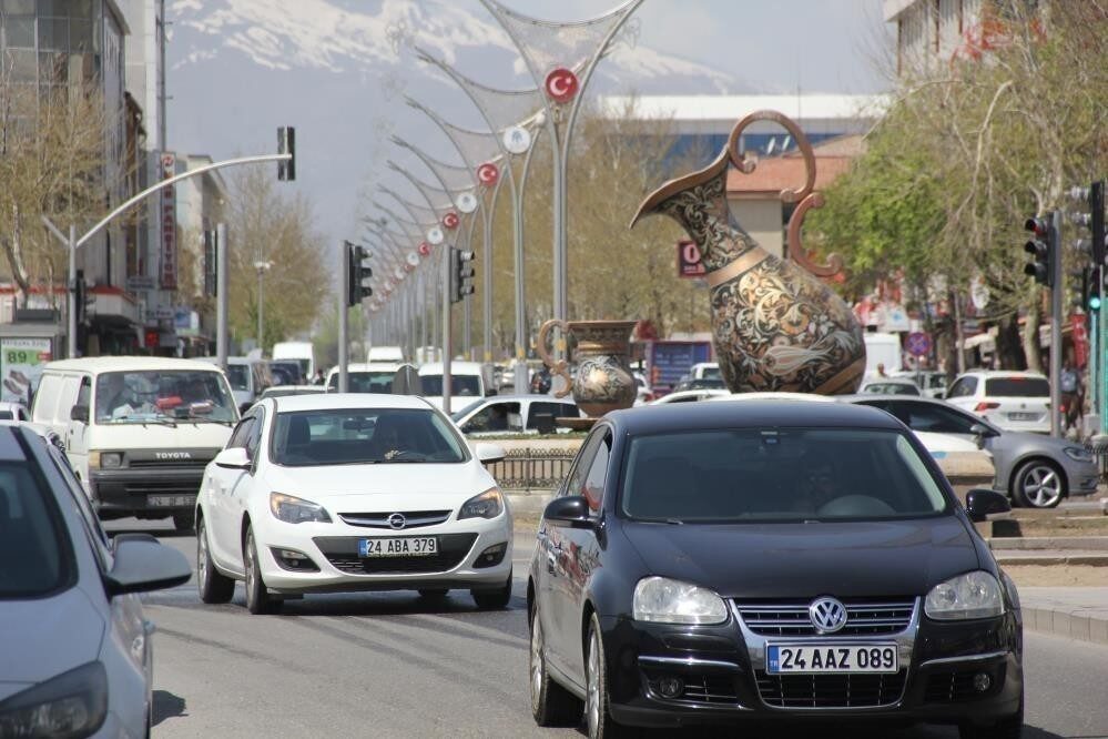 Erzincan’da mayıs ayı itibariyle trafiğe kayıtlı araç sayısı 79 bin