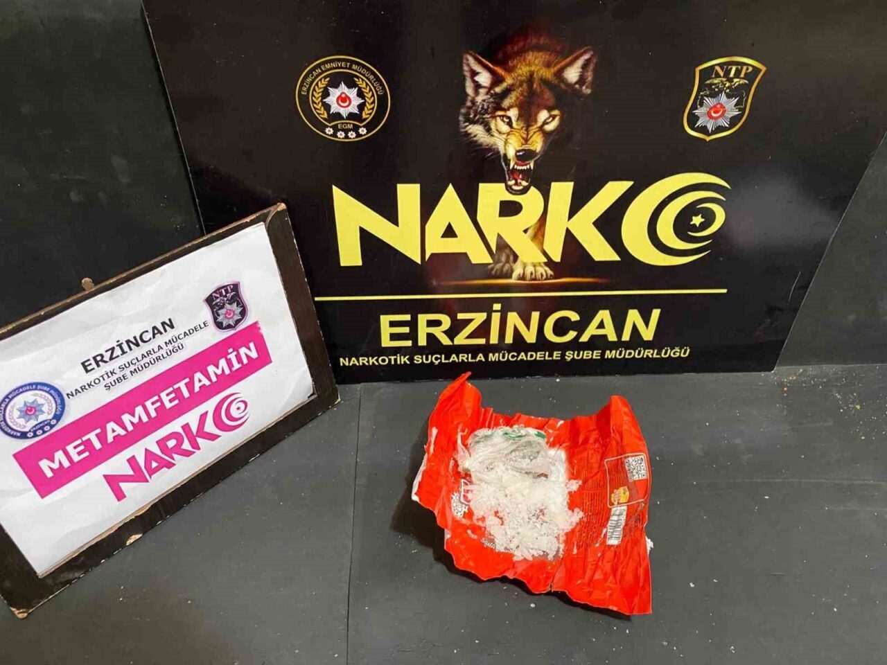 Erzincan’da 14,01 gram metamfetamin maddesi ele geçirildi. İl Emniyet Müdürlüğü