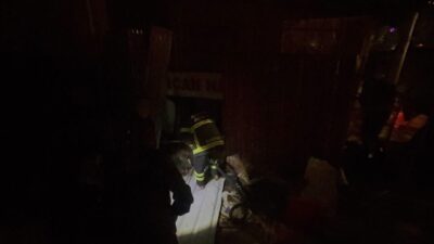 Erzincan’da büfede gece saatlerinde çıkan yangın vatandaşların müdahalesiyle büyümeden söndürüldü.