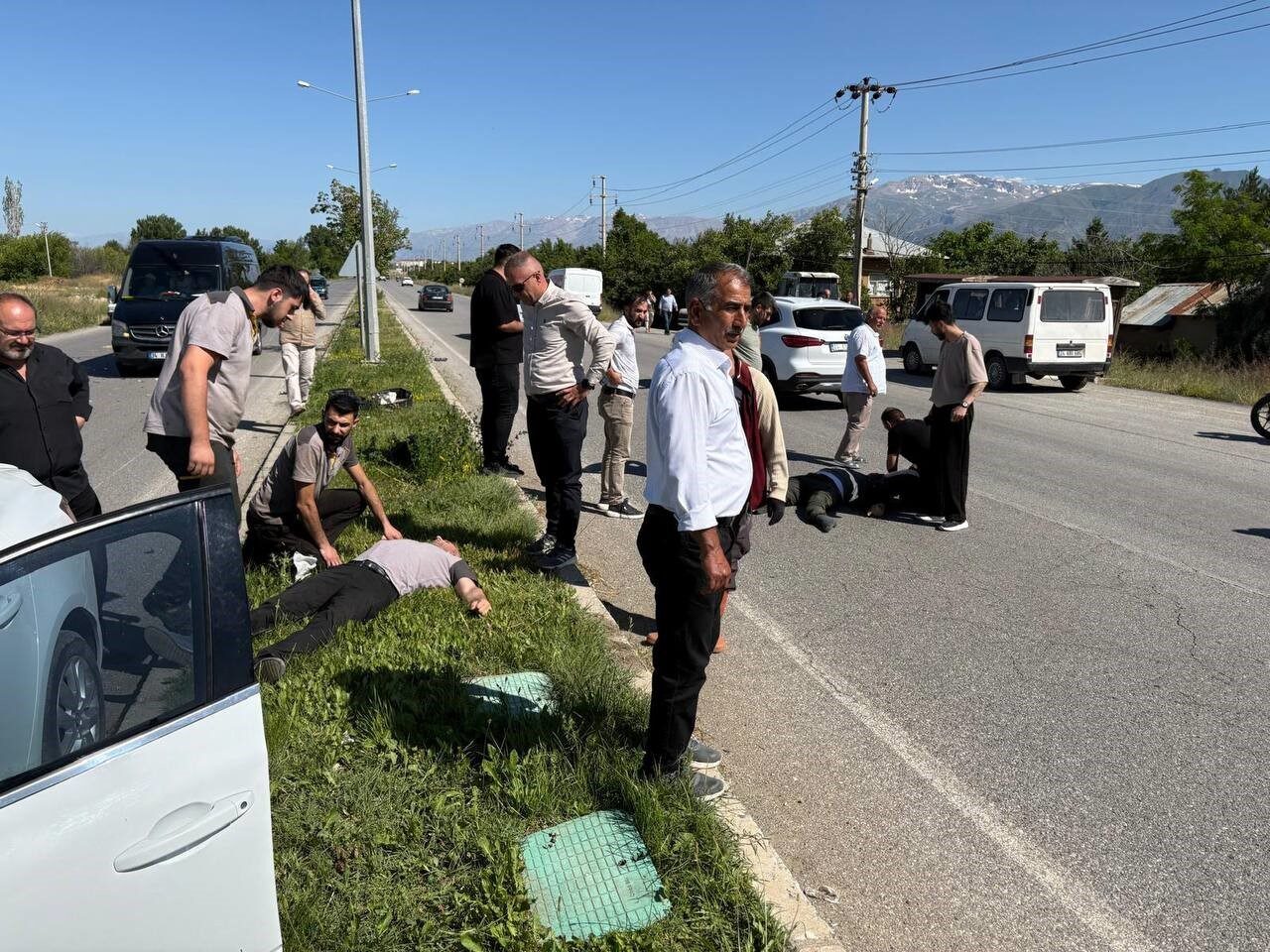 Erzincan’da otomobil ve motosikletin çarpıştığı trafik kazasında motosiklet sürücüsü hayatını