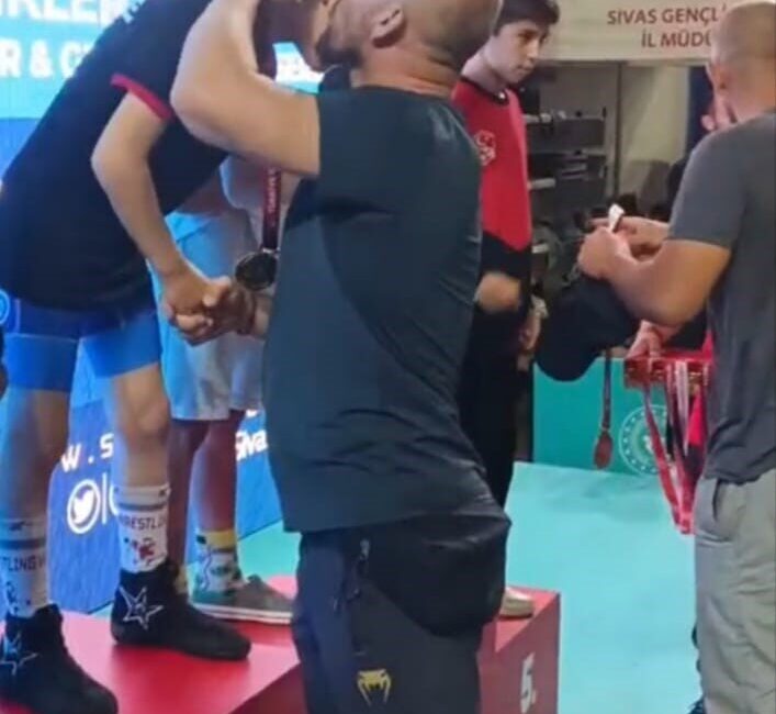 Erzurum Aile ve Sosyal Hizmetler Spor Kulübü’nden Türkiye Şampiyonasında tarihi başarı Erzurum Aile ve Sosyal Hizmetler Spor Kulübü, Minikler Türkiye Güreş
