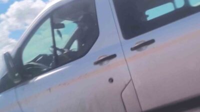 Erzurum-Artvin karayolunda araç kamerasına yansıyan görüntüler, trafikte yaşanan tehlikeyi bir