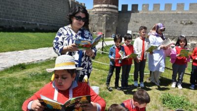 Kuruculuğunu Celal Akın İlkokulu öğretmeni Canan Ulukurt ve Romanya’dan Lilia