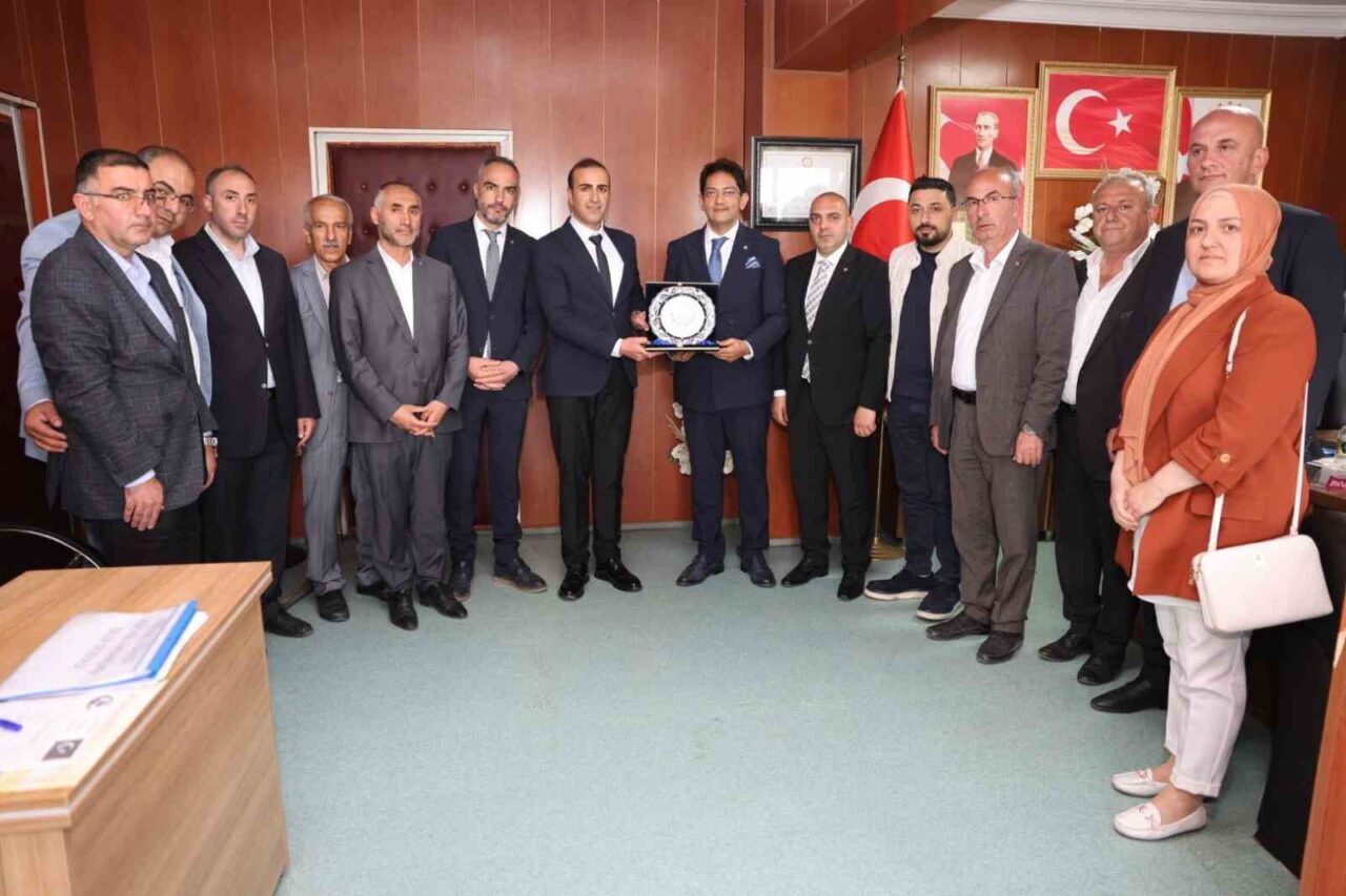 Erzurum Ticaret Borsası (ETB) heyeti, Hınıs ilçesinde bir dizi ziyaret