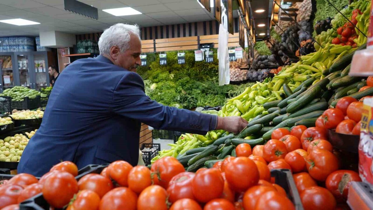 Erzurum Büyükşehir Belediyesi, halkın temel ihtiyaçlarını uygun fiyatlarla karşılayabilecekleri, kaliteli