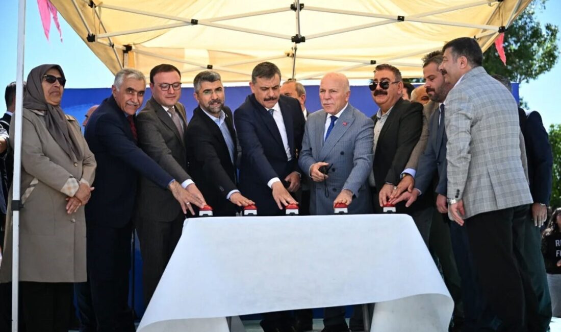 Erzurum Büyükşehir Belediyesi, Palandöken ilçesi Abdurrahman Gazi Mahallesi’nde, kentsel dönüşüm