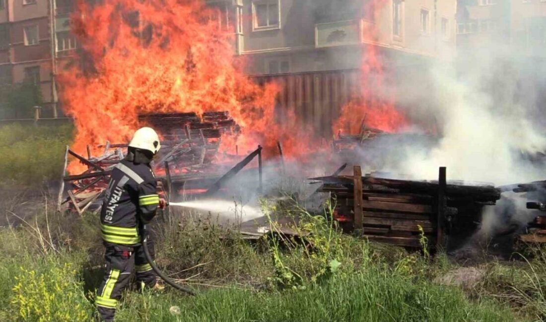 Erzurum’da bir inşaatta meydana gelen yangın bir anda büyüyerek itfaiye