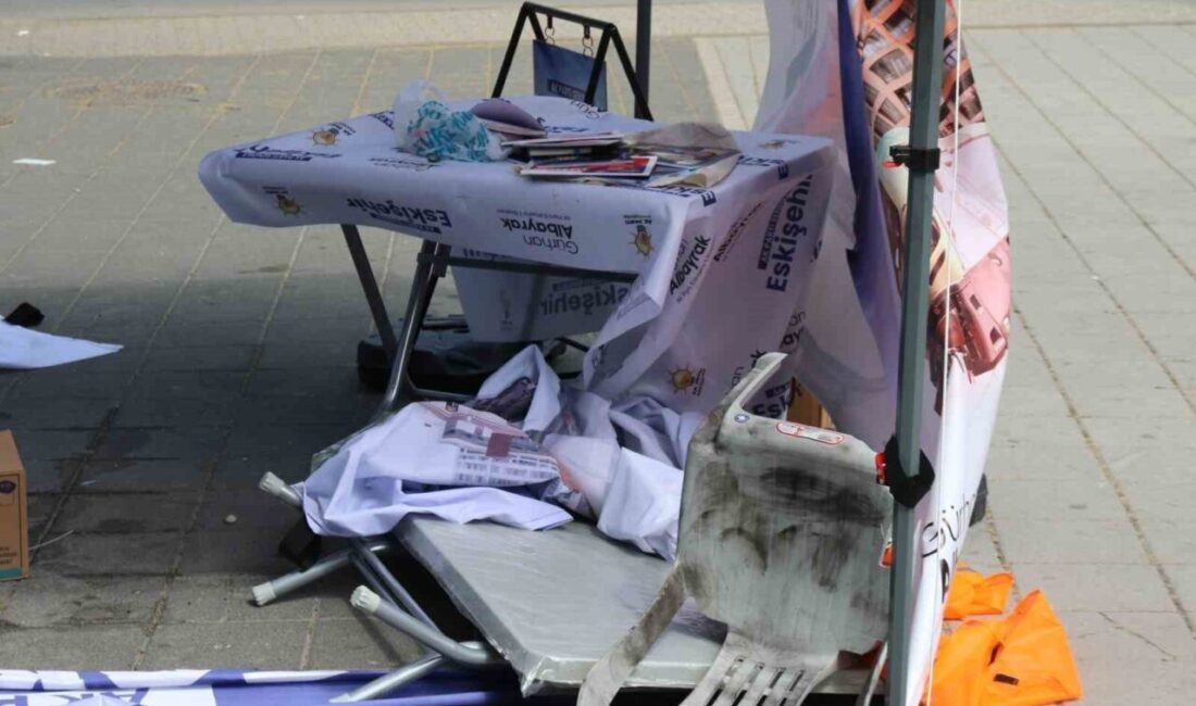 Eskişehir’de, AK Parti Eskişehir İl Başkanlığı tarafından kurulan standa, kimliği