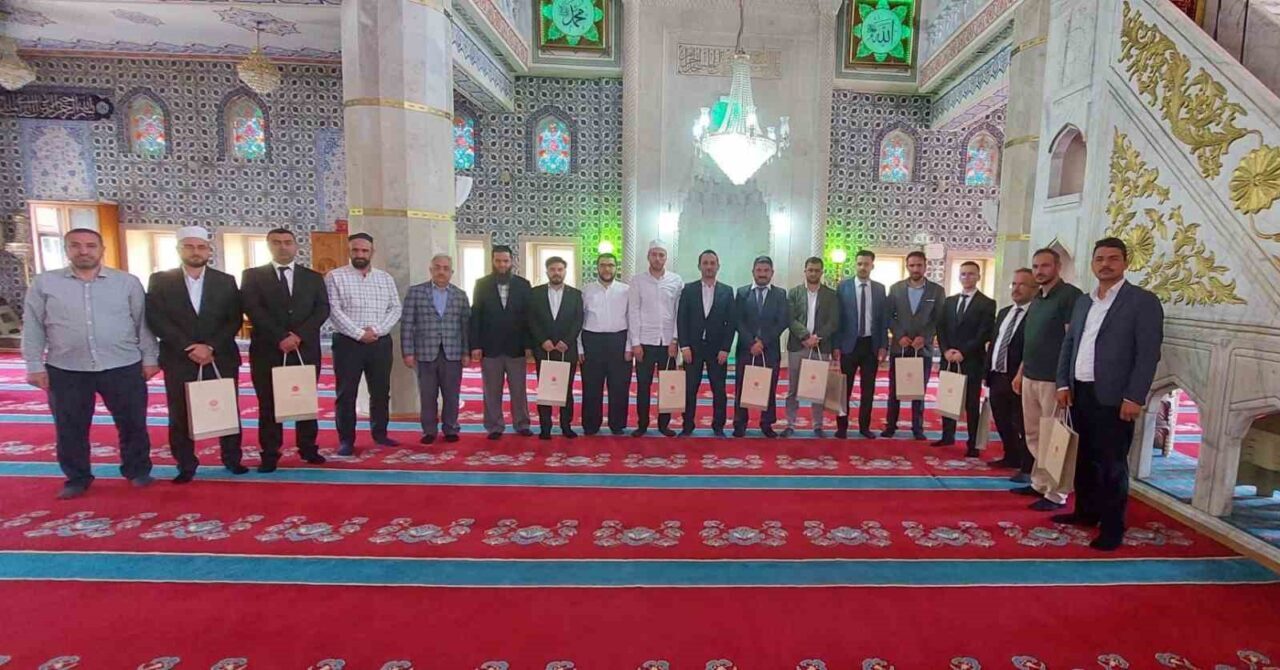 Erzurum’da din görevlileri “Etkili Hutbe Sunumu” yarışmasında ter döktü. Diyanet