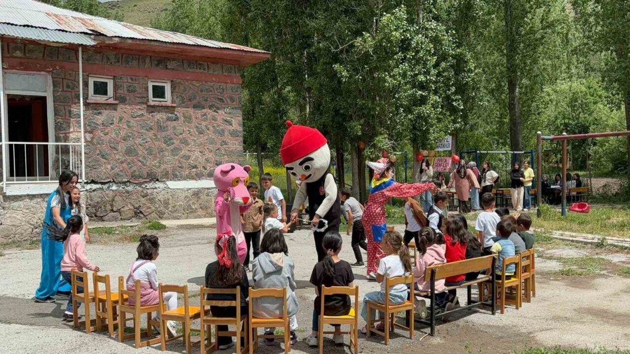 Erzurum Yakutiye Prof. Dr. Necmettin Erbakan Fen Lisesi öğretmen ve