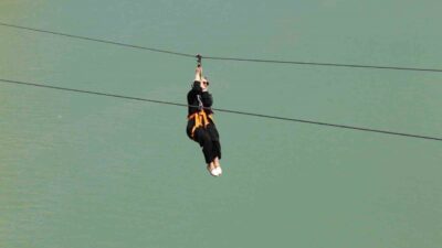 Dünyanın ikinci büyük kanyonu olan Karanlık Kanyon’da yapılan zipline ve