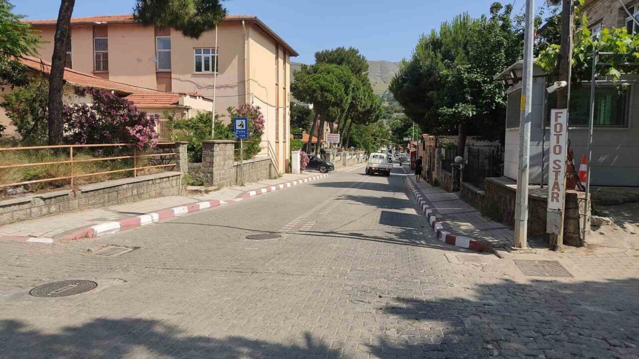 Çanakkale’nin Gökçeada ilçesi açıklarında Yunanistan’da 5.2 büyüklüğünde deprem meydana geldi.