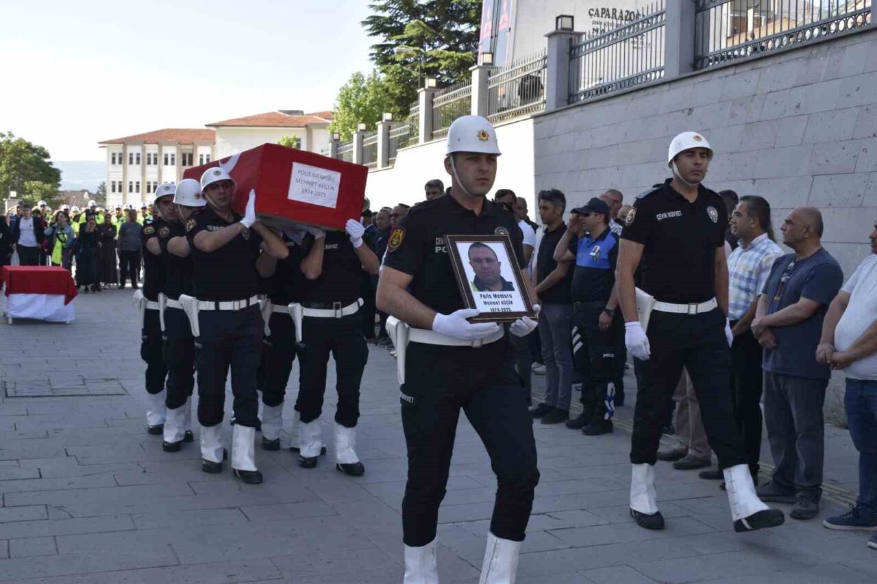 Kastamonu’nun Tosya ilçesinde tedavi gördüğü hastanede yaşamını yitiren polis memuru,