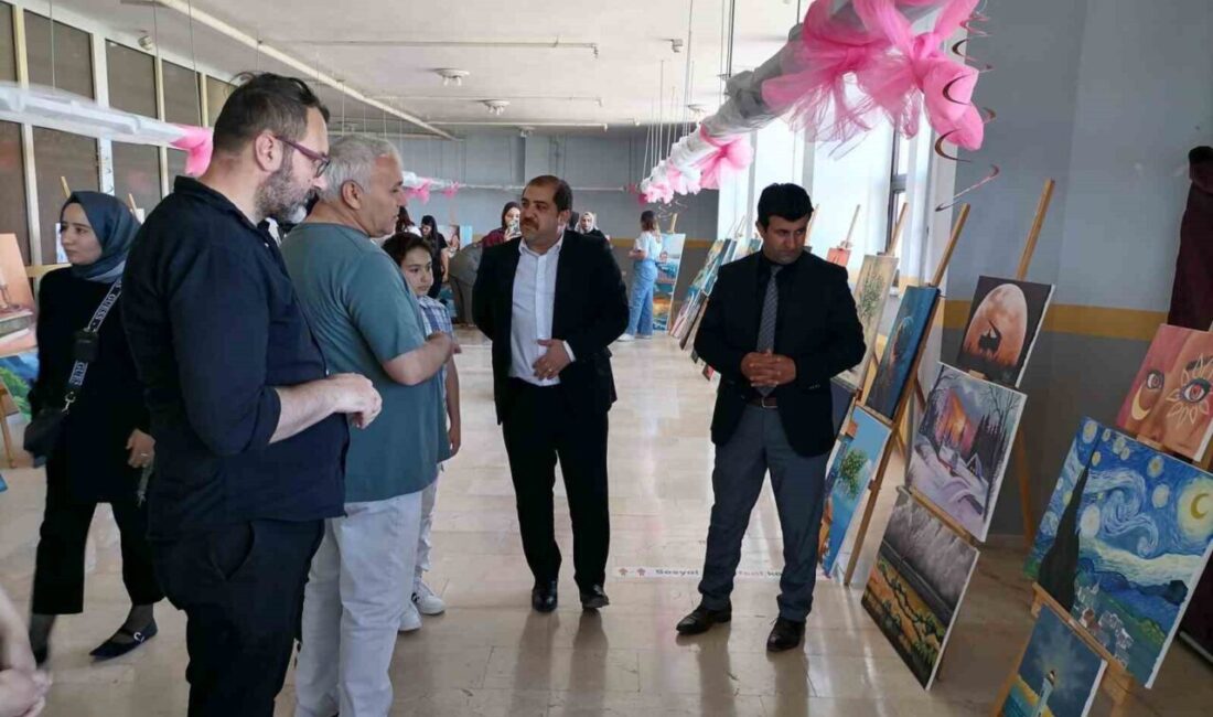 Erzurum’un Hınıs ilçesinden Halk Eğitimi Merkezi Müdürlüğü yıl sonu sergisi