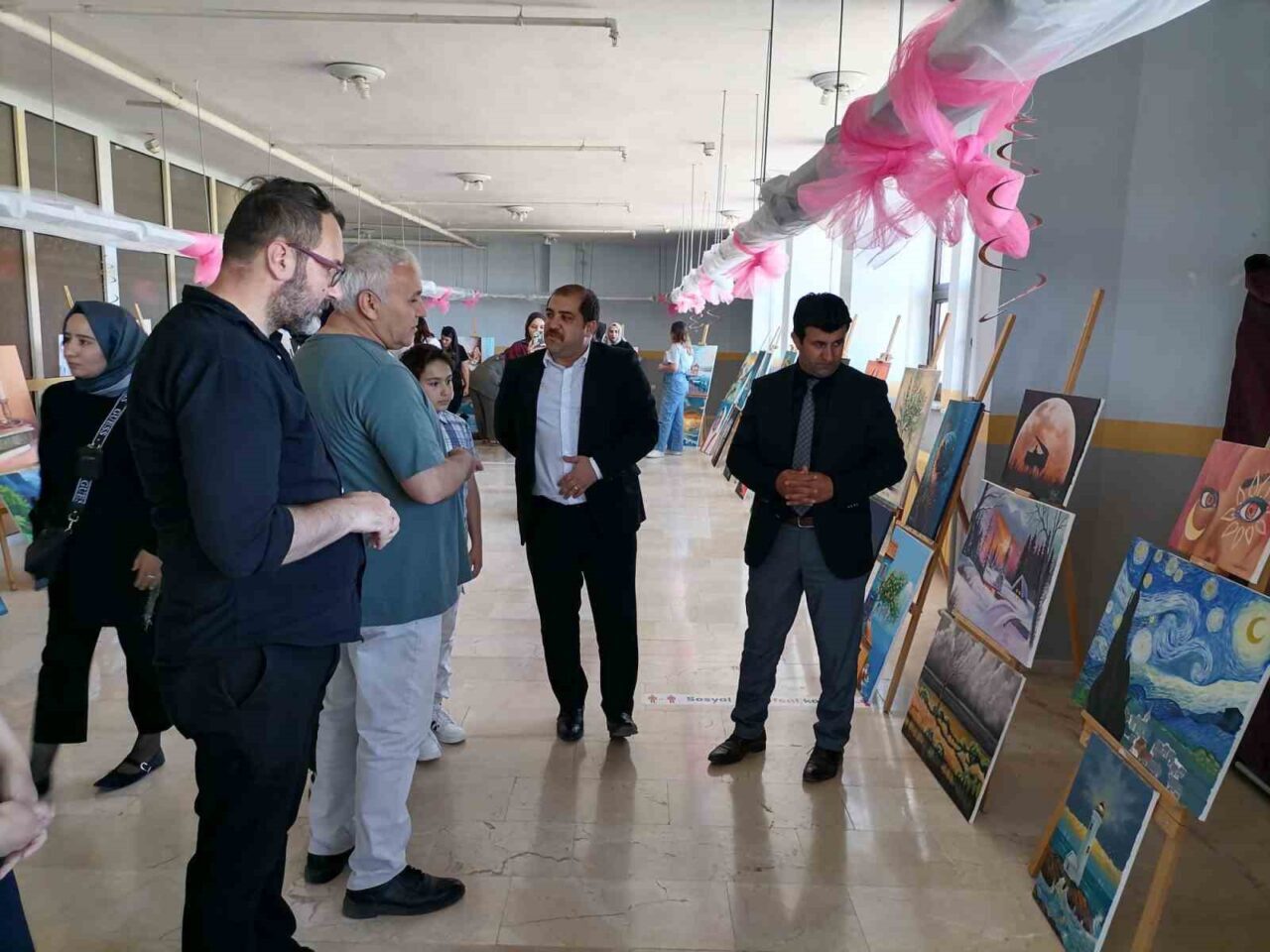 Erzurum’un Hınıs ilçesinden Halk Eğitimi Merkezi Müdürlüğü yıl sonu sergisi