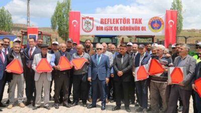 Sivas İl Jandarma Komutanlığı, artan traktör kazalarını önlemek amacıyla çiftçilere