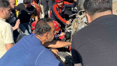 Tunceli’de sürücüsünün direksiyon hakimiyetini kaybettiği araç istinat duvarına çarptı. Kazada