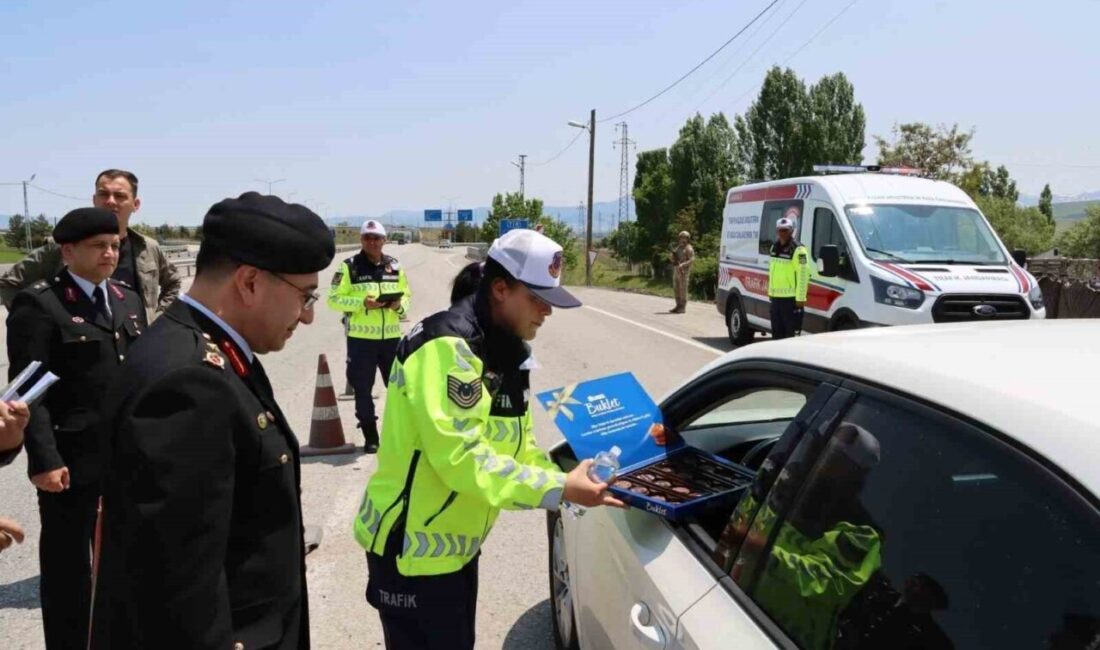 Jandarma ekipleri, Erzurum’da Kurban Bayramı’nın ikinci gününde, vatandaşların güvenli bir
