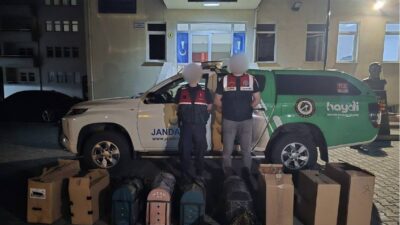 Trabzon’un Akçaabat ilçesinde horoz dövüşü yaptırdıkları tespit edilen 4 kişi