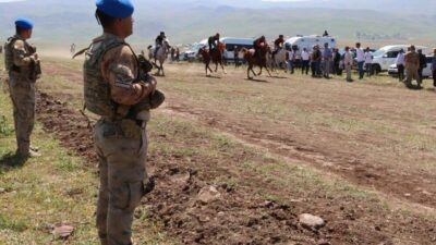 Erzurum’da jandarma ekipleri son günlerde ilçelerde düzenlenen etkinlikte huzur ve