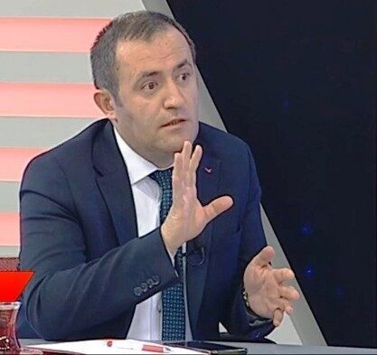 Atatürk Üniversitesi Araştırma Hastanesi Kardiyoloji Bölümü doktorlarından Doç. Dr. Oktay