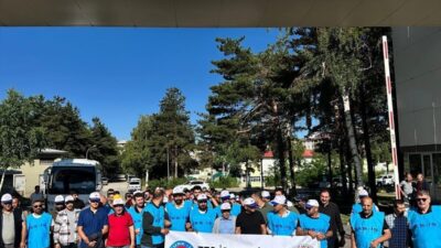Türk-İş’e bağlı Tes-İş Sendikası üyeleri Erzurum’da bir basın açıklaması yaparak