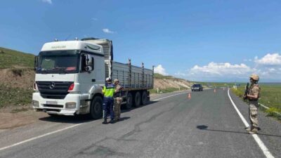 Kars’ta, “Düzensiz Göçle Mücadeleye Yönelik Huzur ve Güvenlik Uygulaması” yapıldı.