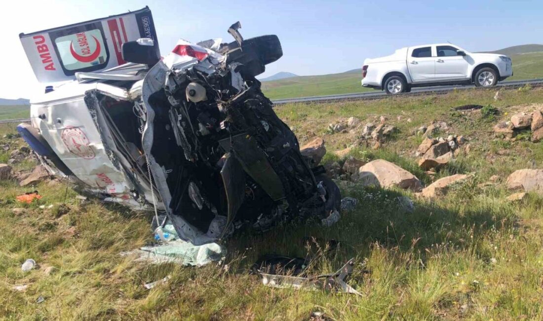 Kars’ta ambulans şarampole uçtu. Feci kazada 1’i doktor 4 sağlık
