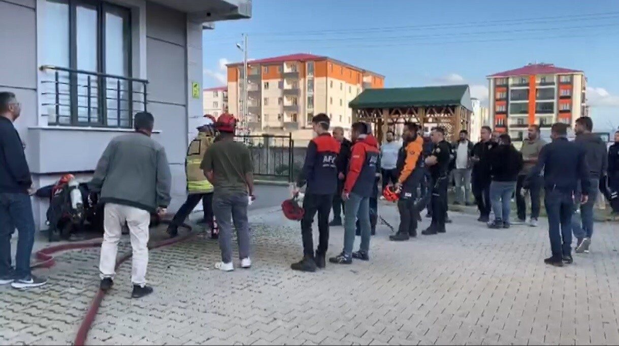 Kars’ta 5 katlı bir binanın bodrum katında meydana gelen patlama