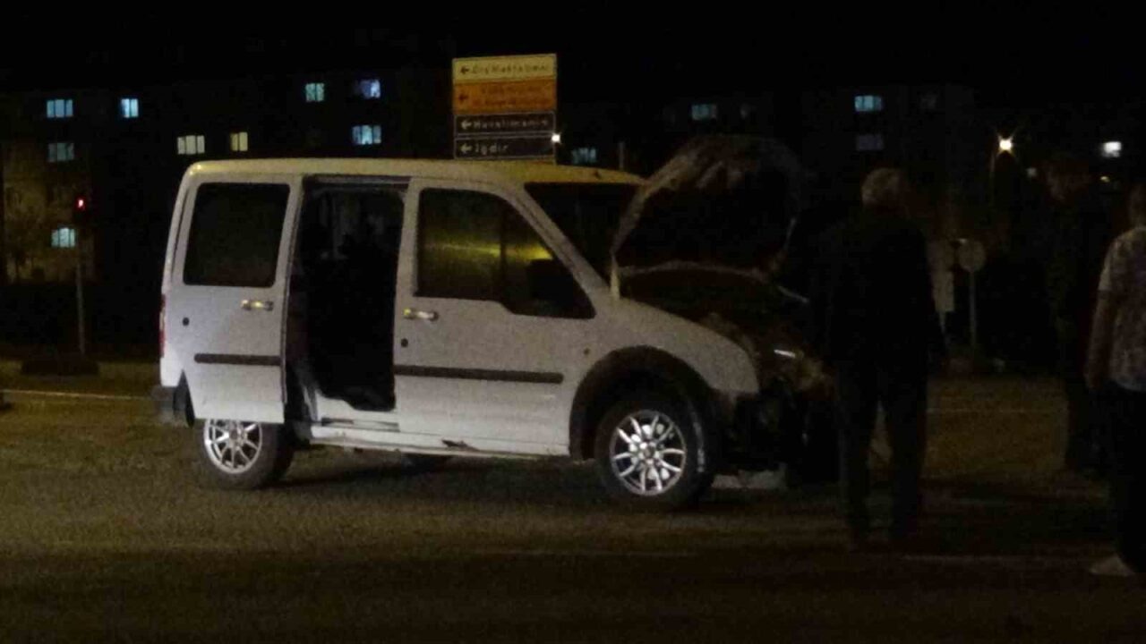 Kars’ta 4 aracın karıştığı zincirleme kazada 4 kişi yaralandı. Kaza,