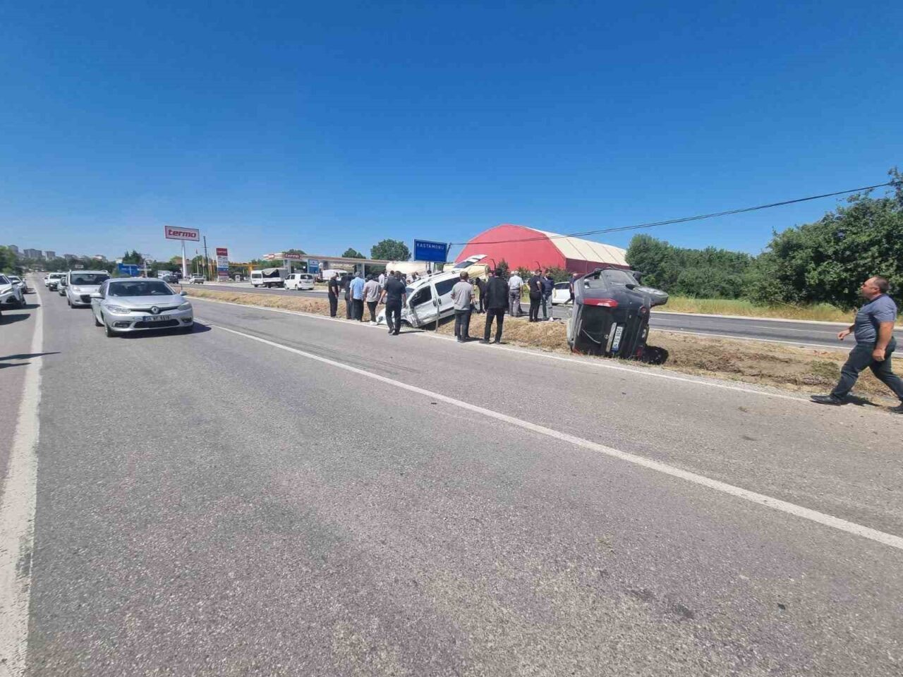 Kastamonu’da iki hafif ticari araç çarpışması neticesinde meydana gelen kazada