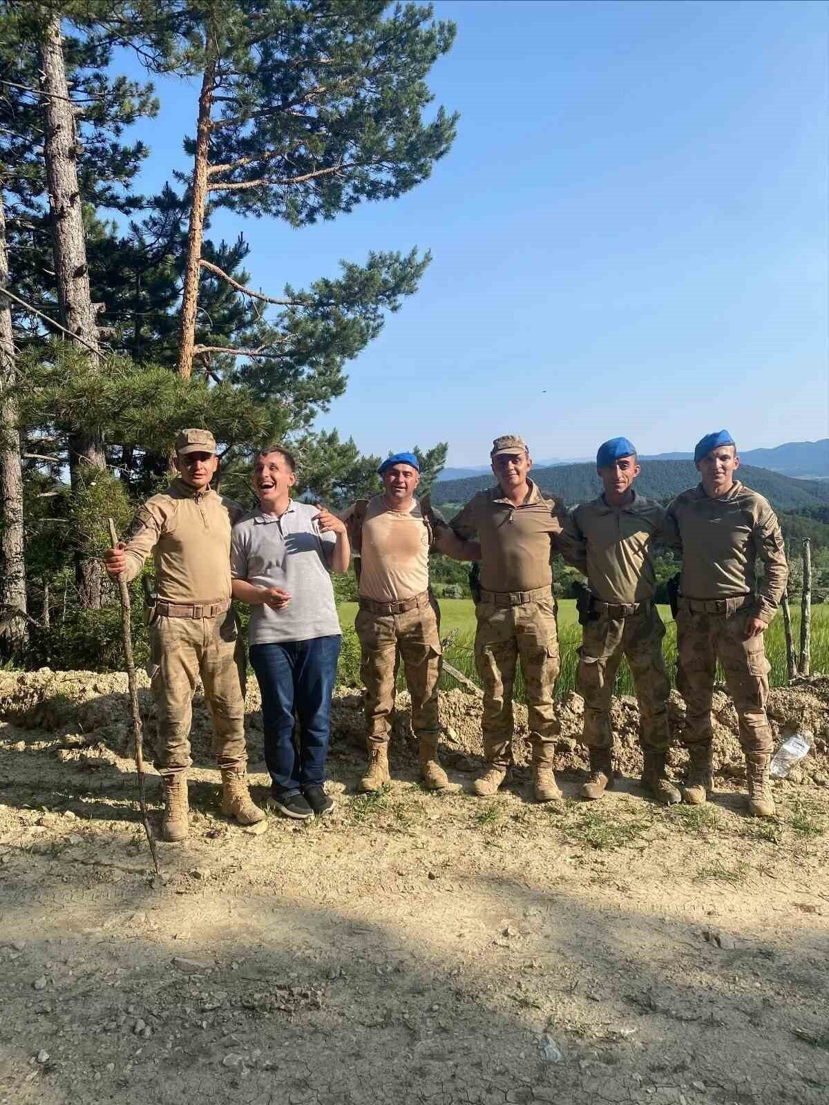 Kastamonu’da kaybolanan engelli birey, evinden 3 kilometre uzaklıkta jandarma ekipleri