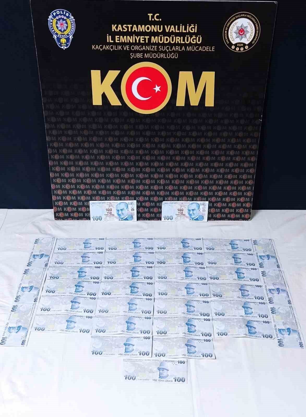 Kastamonu’da polis ekipleri tarafından arama yapılan 3 ikamette sahte para