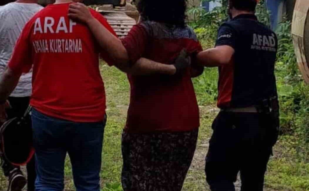 Rize’de sabah saatlerinde evinden çıkan ve kendisinden haber alınmayan kadın,