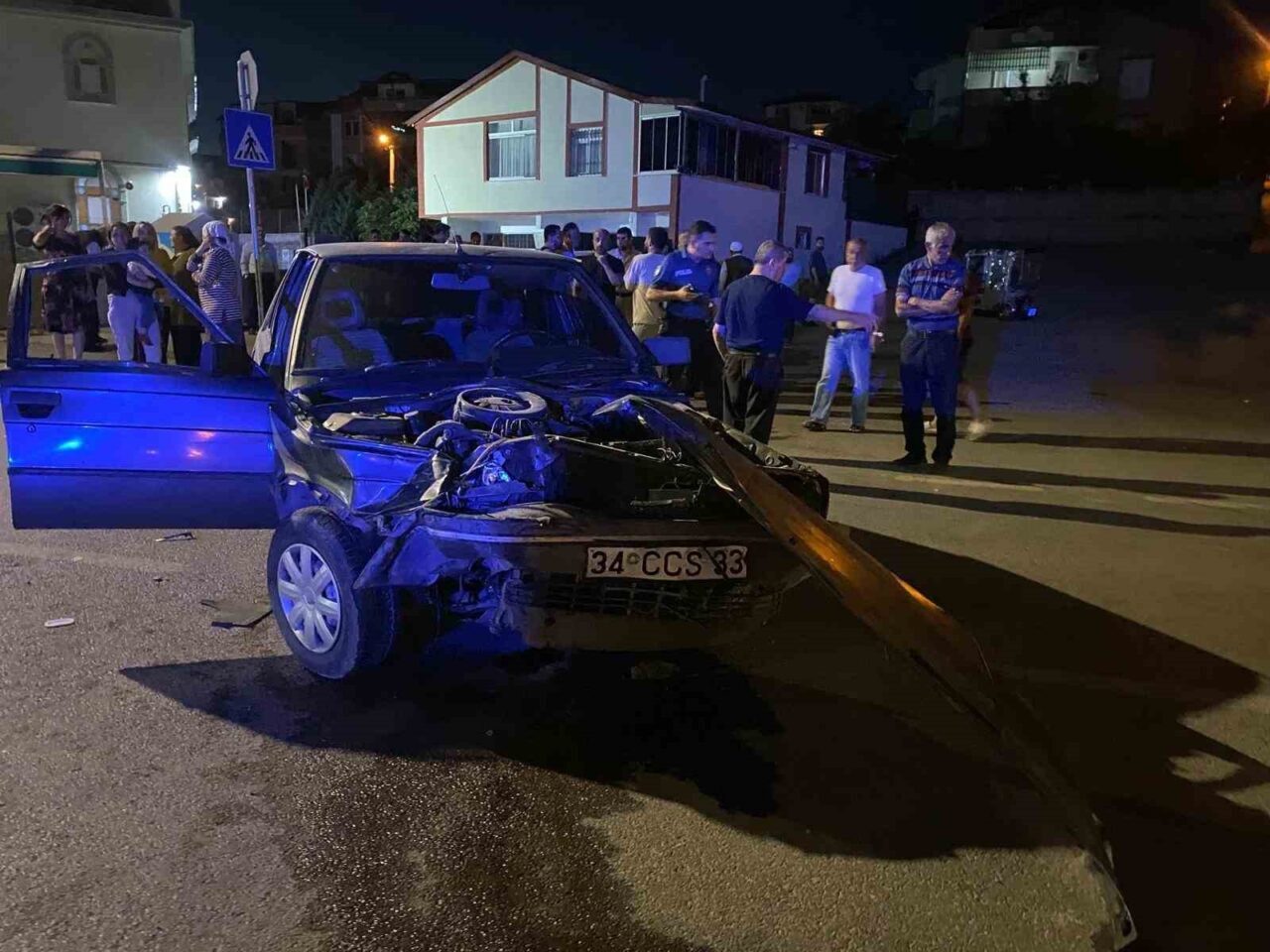 Kocaeli’nin Derince ilçesinde iki otomobilin çarpışması sonucu meydana gelen kazada
