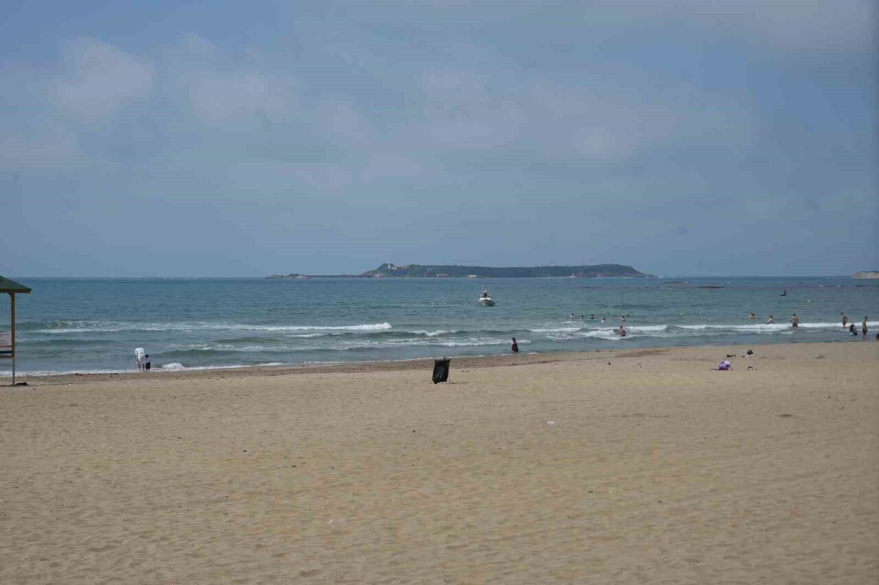 Kocaeli’nin Kandıra ilçesinde denize girdikten sonra kaybolduğu iddia edilen genci