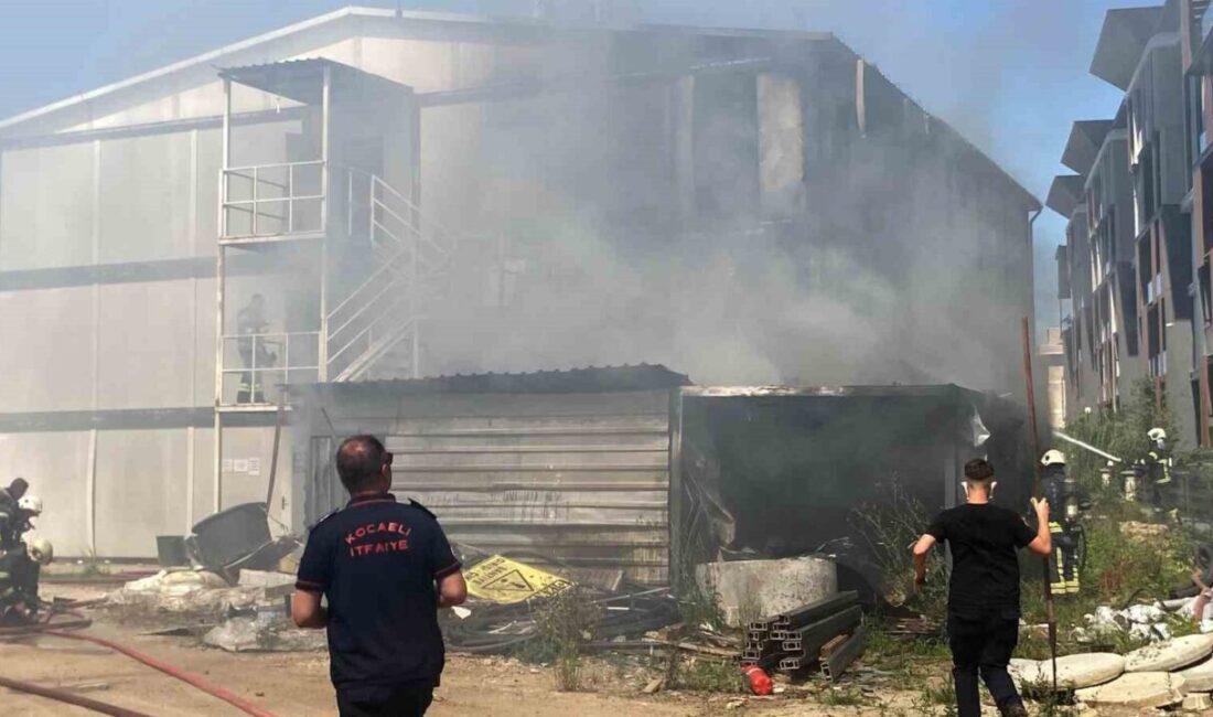 Kocaeli’nin Kartepe ilçesinde inşaat şantiyesinde çıkan yangında depo ve iki