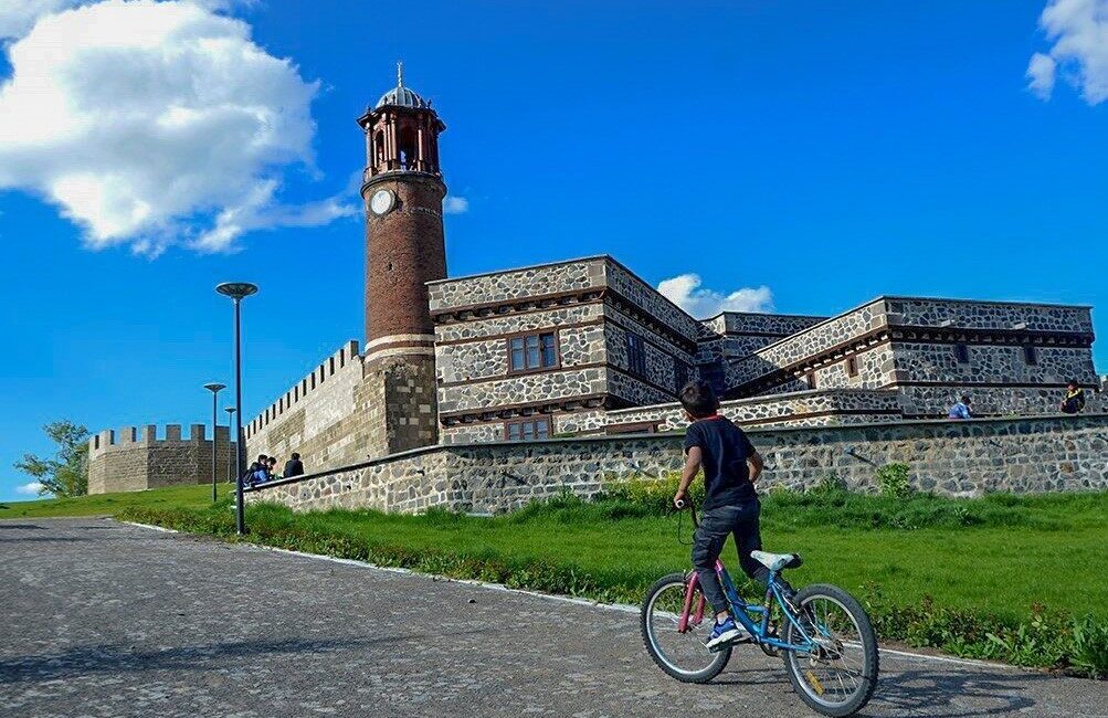Meteorolojiden yüksek sıcaklık ve düşük nem uyarısı Meteoroloji 12. Bölge Müdürlüğü uzmanları, bölgede yüksek sıcaklık ve düşük