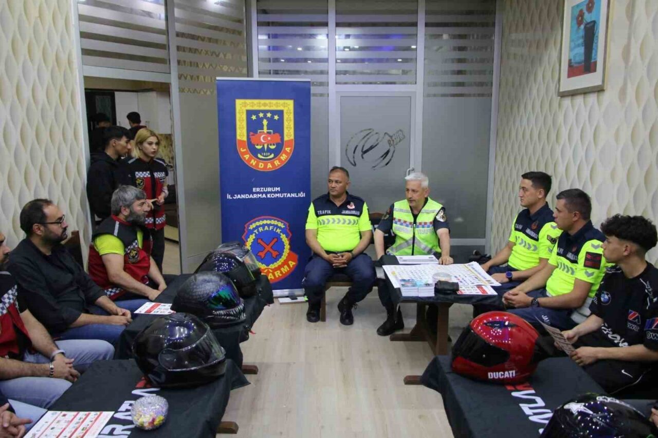 Erzurum’da jandarma ekipleri motosiklet kazalarında meydana gelebilecek ölüm veya yaralanmaların