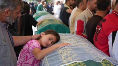 Erzincan’da yaşayan Ayşenur’un motosiklet tutkusu faciayla bitti. Otomobile çarpan genç