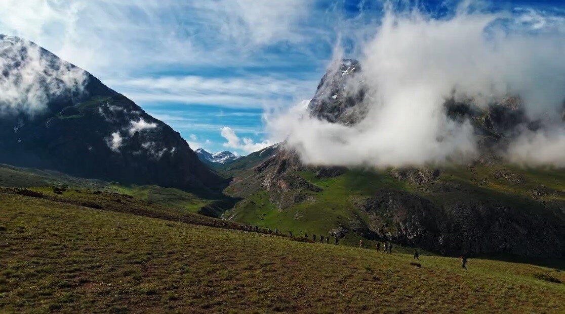 Erzincan ve Tunceli’nin ortasında bulunan 3300 rakımlı Munzur Dağları, bugünlerde