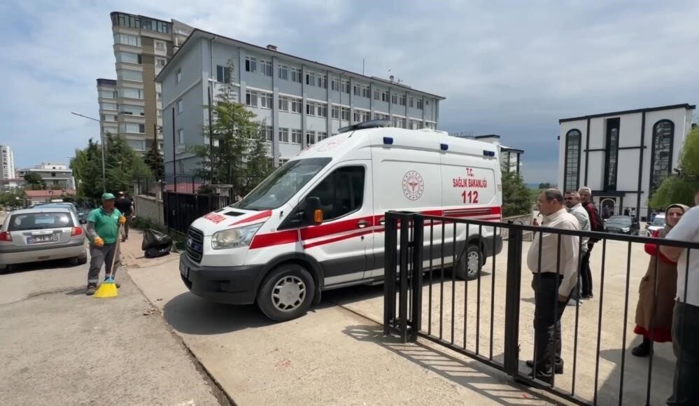 Öğrencileri hastanelik eden, döner çıkmadı Samsun’da okul kantininden aldıkları tavuk döneri yedikten sonra rahatsızlanan 4