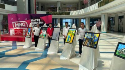 Erzurum MNG AVM’de açılan öğrenci resim sergisi, sanatseverlerden büyük ilgi