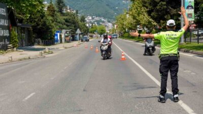Ordu’da polis ekipleri tarafından trafik kazalarını azaltmaya yönelik yapılan denetimlerde