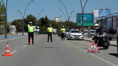 Ordu’da polis ekipleri tarafından trafik kazalarını azaltmaya yönelik yapılan denetimlerde