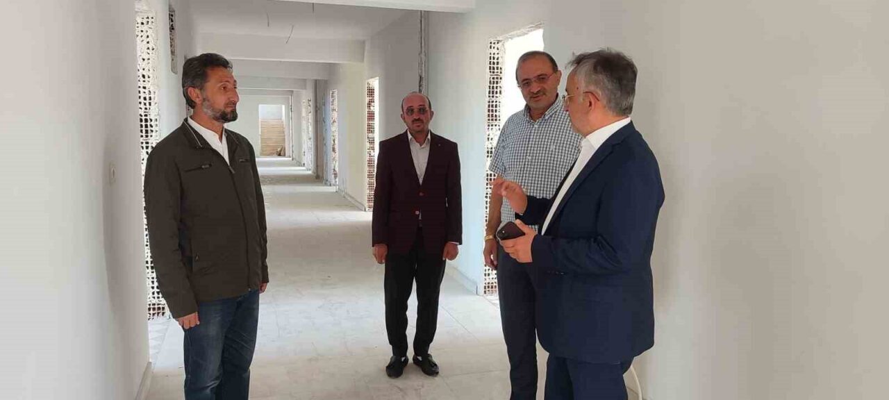 Bayburt Müftüsü Bayram Danacı, yapımı tamamlanan Oruçbeyli Kur’an kursu yeni