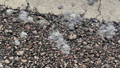 Kocaeli’nin İzmit ilçesindeki bir otobüs durağına kimliği belirsiz kişi veya