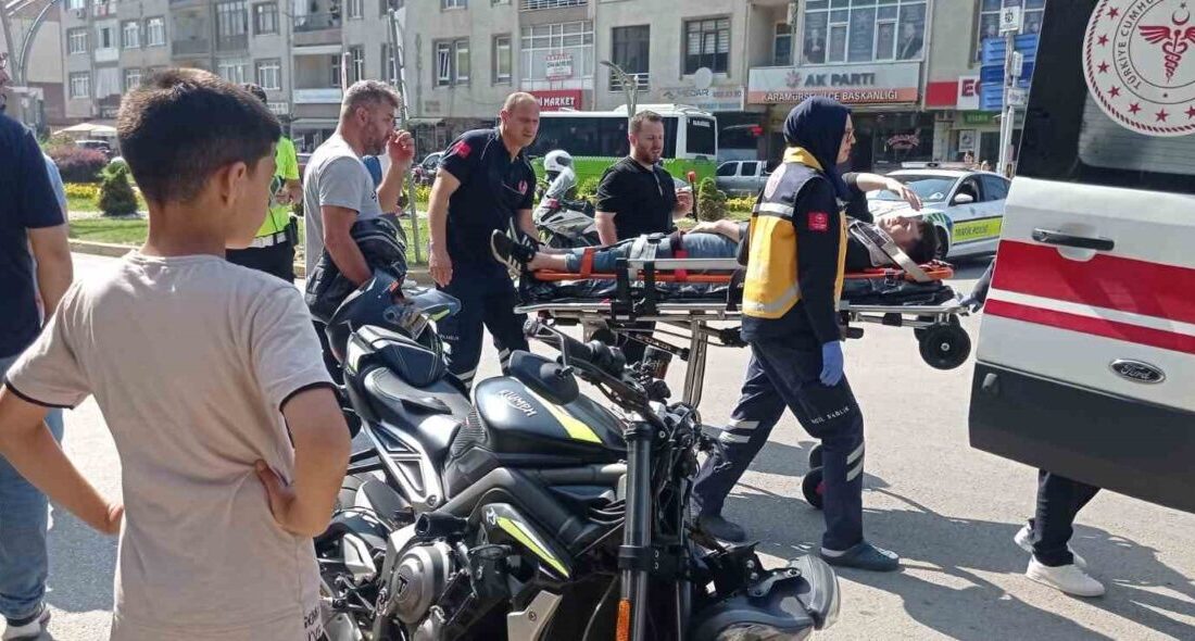 Kocaeli’nin Karamürsel ilçesinde otomobil ile çarpışan motosikletin sürücüsü yaralandı. Kaza,