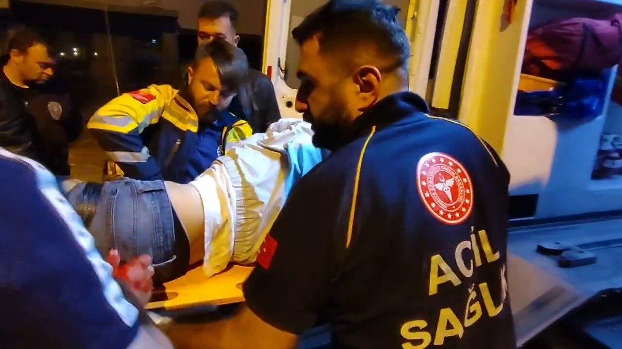 Erzurum’un Palandöken ilçesinde meydana gelen bıçaklı kavgada 1 kişi yaralandı.